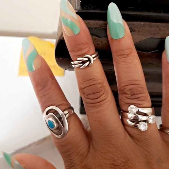 James Avery Retired Lovers Knot 925 Sterling Silver Ring - Picture 3 of 7